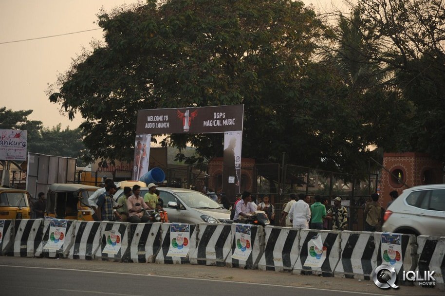 1-Nenokkadine-Movie-Audio-Release